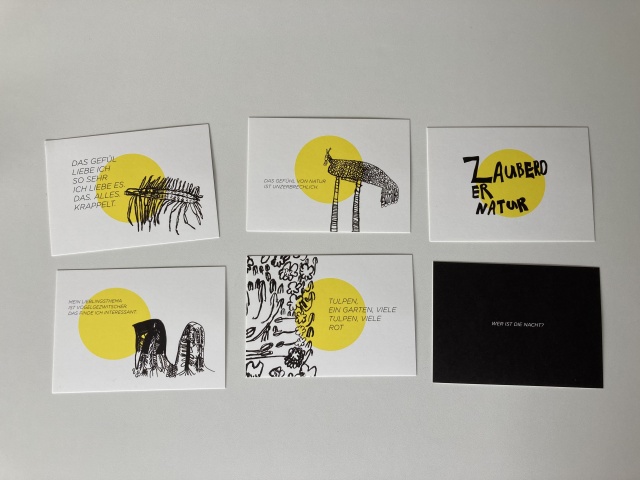 6 Postkarten in schwarz, weiß und gelb, mit Zeichnungen und Schrift